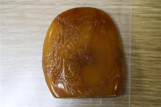 A quantity of Chinese hardstone flowers, bowls, etc